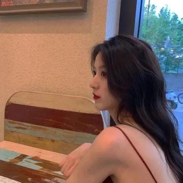 不爱江山爱美人